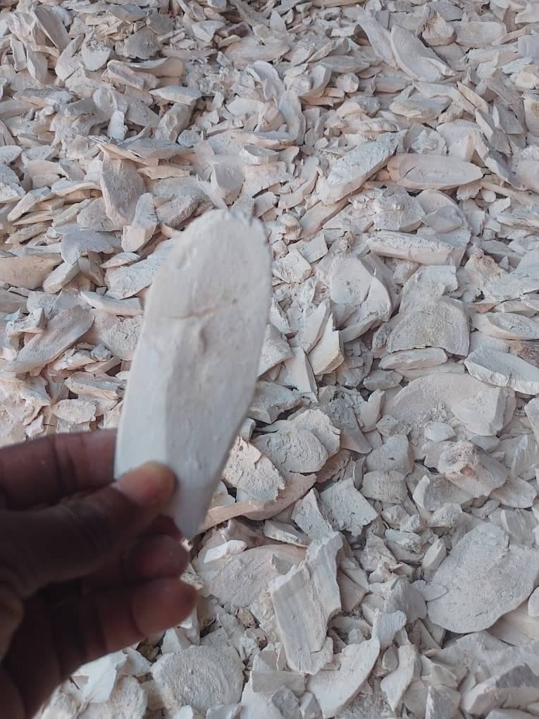 Chips de yuca pelados (Deko Group / dominio público)